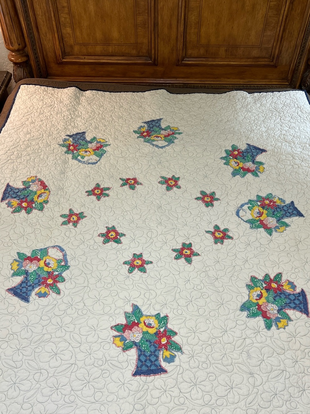 Handmade Floral Basket Appliqué Quilt Throw 73 x 56.5 - Picture 2 of 11